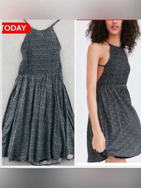 Kimchi Blue size M Black Speckle Open-Back Halter Mini Dress womens EUC